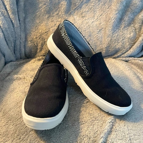 Merrell Shoes - Merrill Around Town City Moc Canvas Sneaker Slip-On Shoe Women’s size 7.5